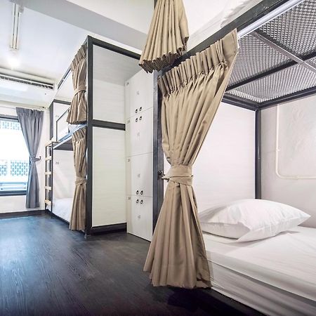 Moon House Hostel Бангкок Екстер'єр фото