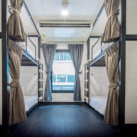 Moon House Hostel Бангкок Екстер'єр фото