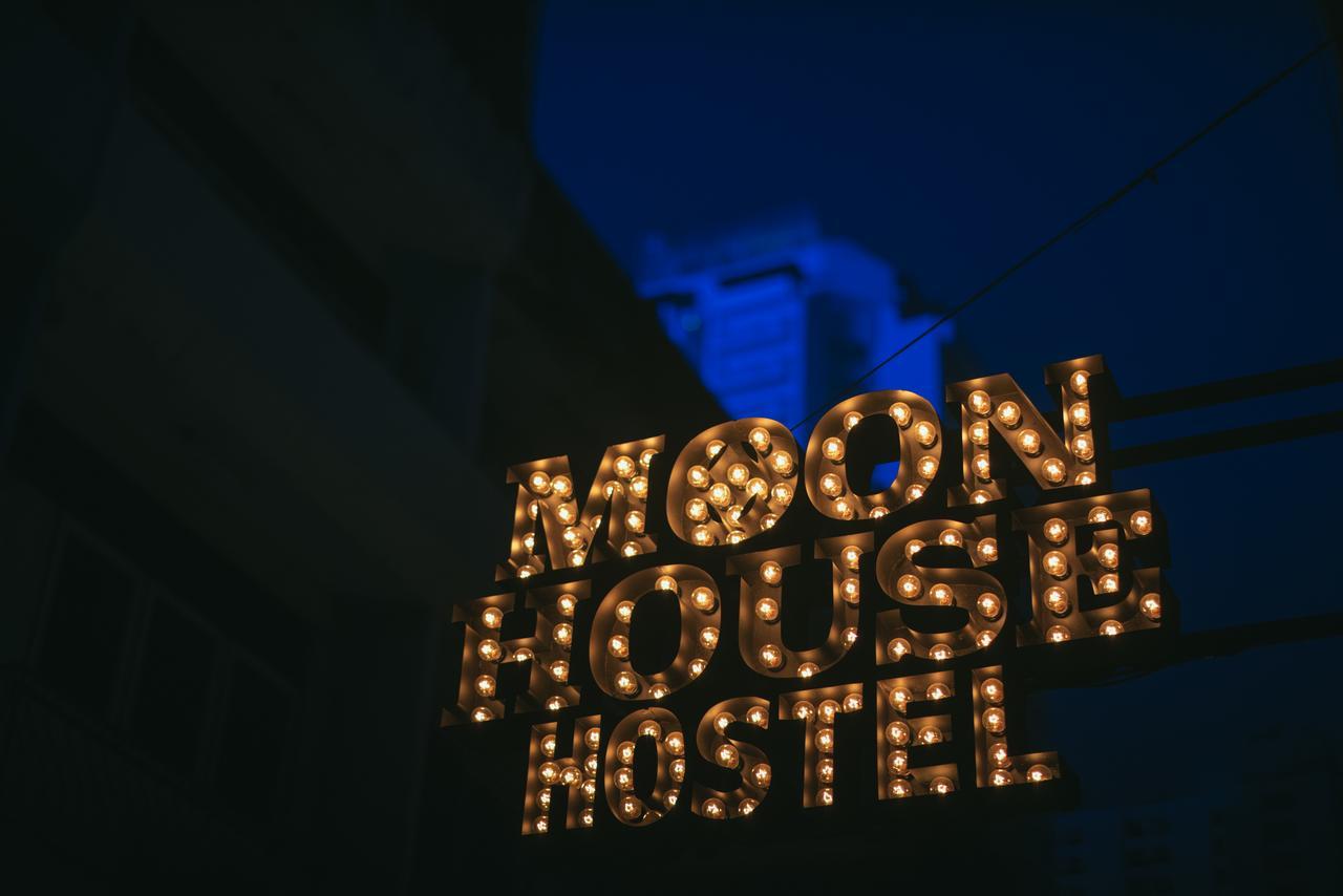Moon House Hostel Бангкок Екстер'єр фото