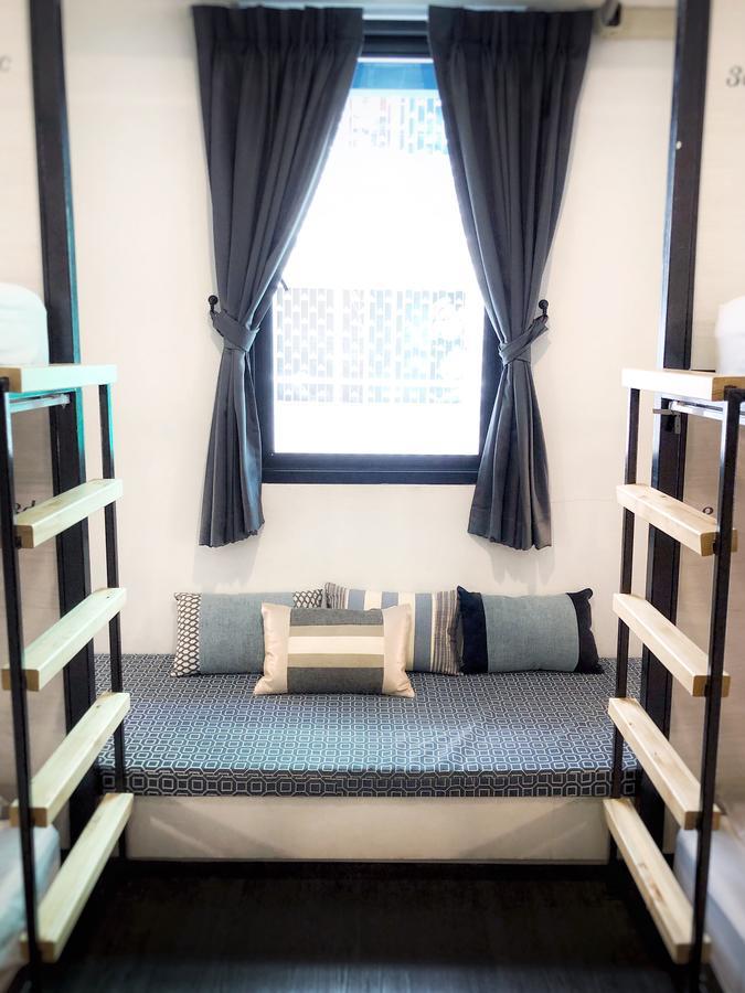Moon House Hostel Бангкок Екстер'єр фото