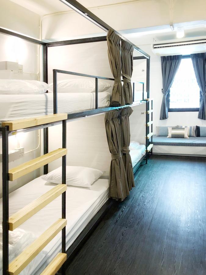 Moon House Hostel Бангкок Екстер'єр фото
