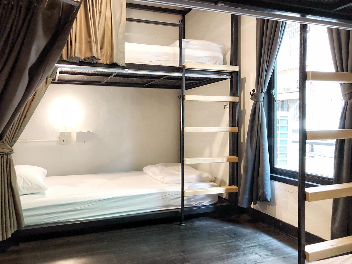 Moon House Hostel Бангкок Екстер'єр фото