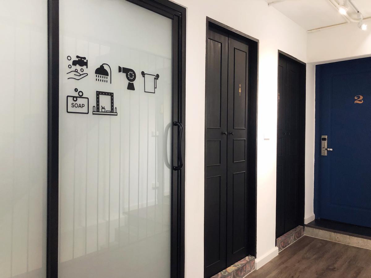 Moon House Hostel Бангкок Екстер'єр фото