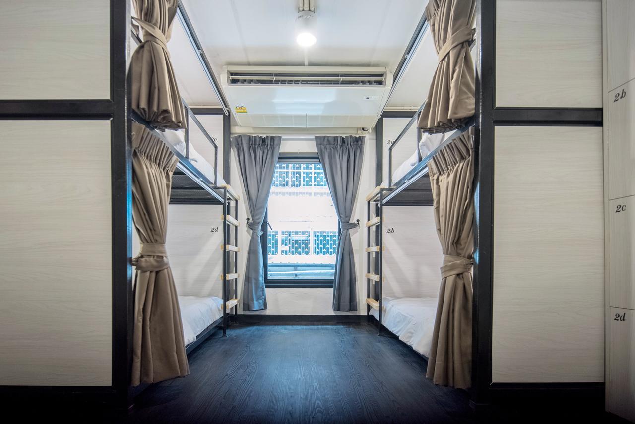 Moon House Hostel Бангкок Екстер'єр фото