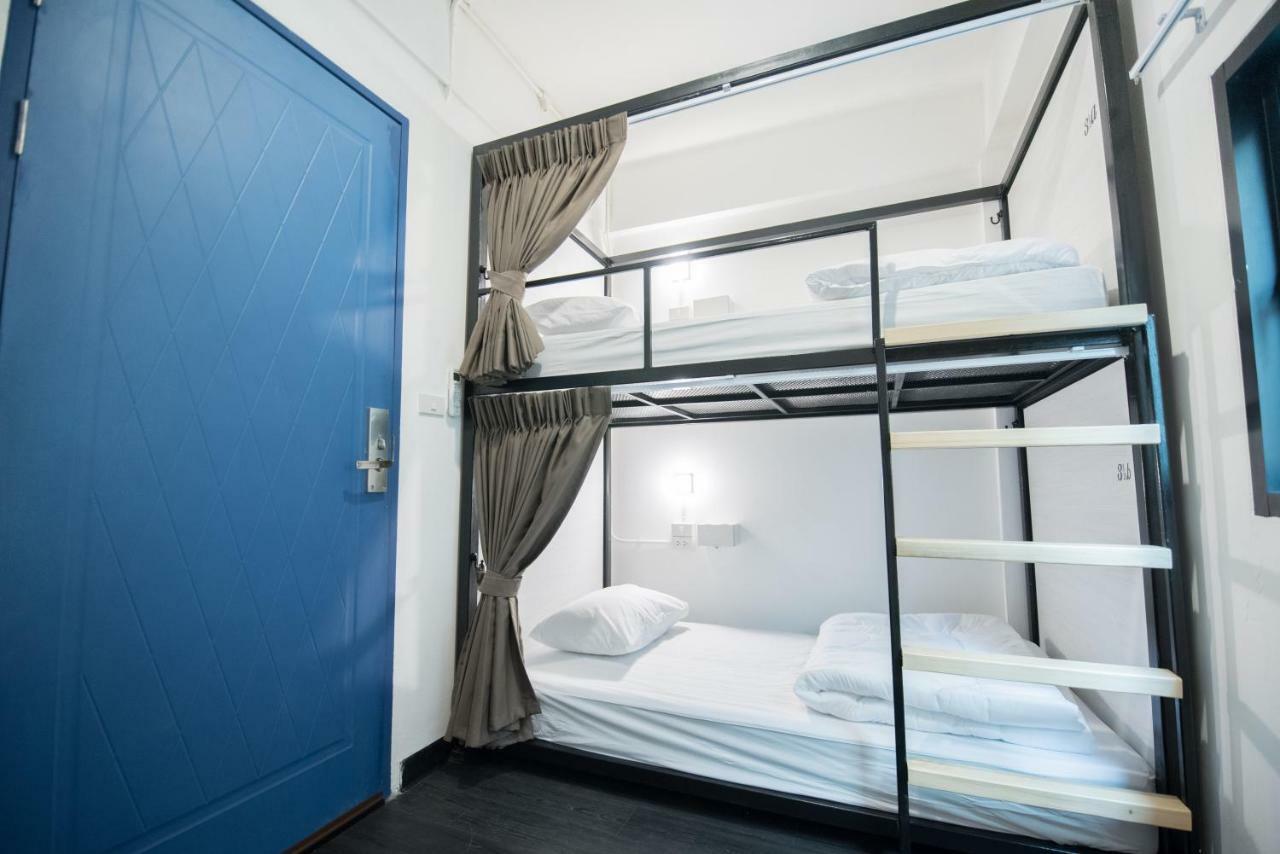 Moon House Hostel Бангкок Екстер'єр фото
